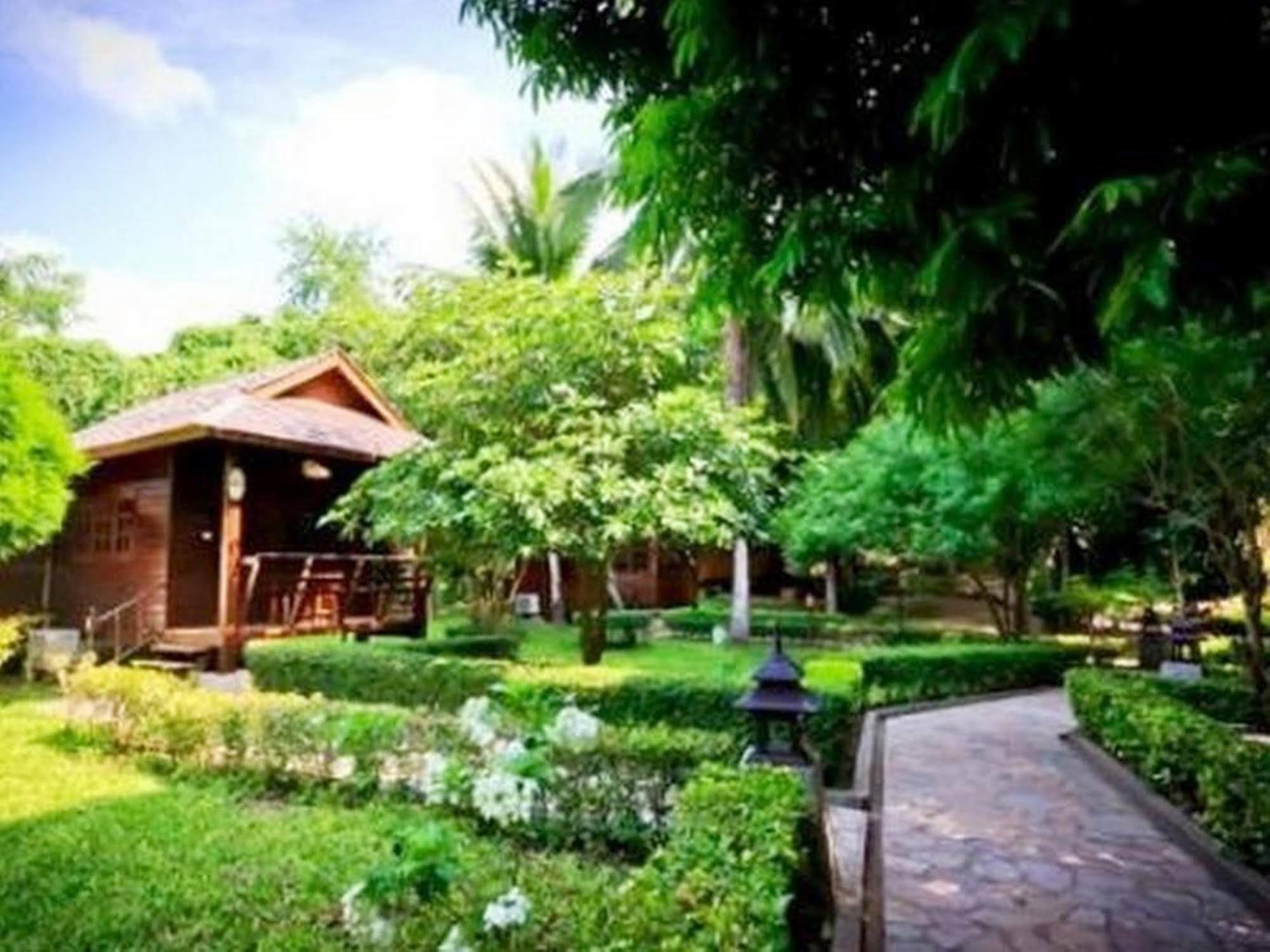 Aurora Resort Kanchanaburi Exterior photo